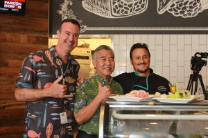 Governor David Ige with HMS Host Operations Director Rick Jauert (left) and HMS Host Executive Chef Andy Ocetnik at the new Makai Plantation Restaurant in the Ewa Concourse at HNL.