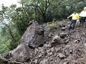 Large boulders are at risk of falling on to the Honolulu bound direction of the Pali Highway. The boulders must be removed and the slope stabilized before the roadway can be reopened.